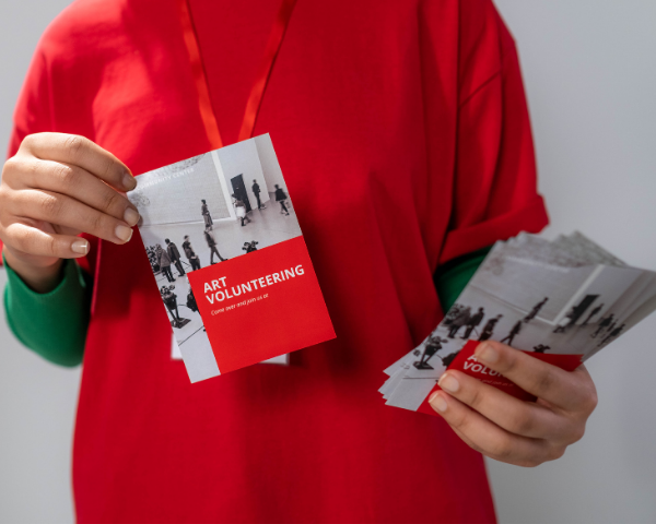 Material gráfico para eventos em Gravataí com folders e peças promocionais.